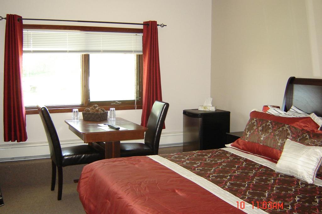 Midway Motel Radisson Δωμάτιο φωτογραφία